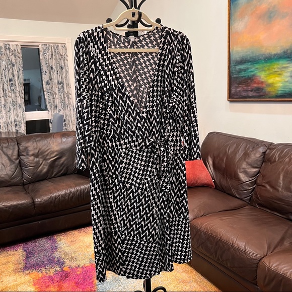 Lane Bryant Dresses & Skirts - Lane Bryant Black and White Dress 18/20